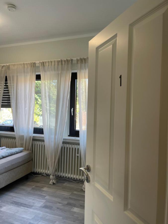 Comfortable Shared Apartment With Private Room In Весселинг Экстерьер фото